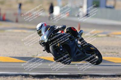 media/Dec-18-2022-SoCal Trackdays (Sun) [[8099a50955]]/Turn 2 (950am)/